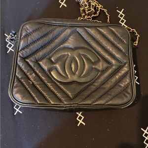 Elegant Black Quilted Crossbody Bag